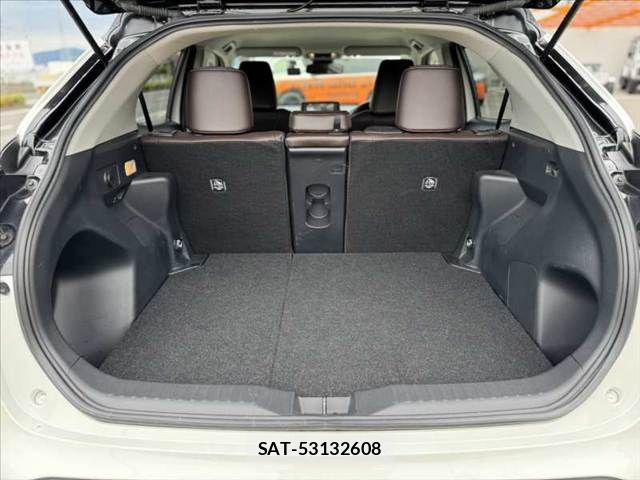 Toyota YARIS CROSS 2021-11 7731159-19