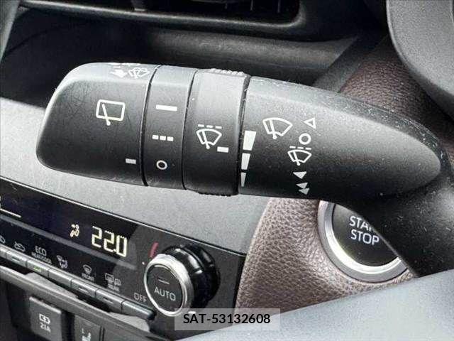 Toyota YARIS CROSS 2021-11 7731159-26