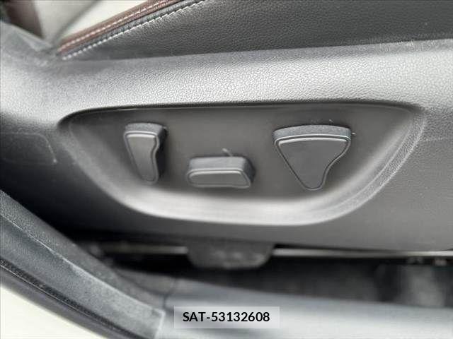 Toyota YARIS CROSS 2021-11 7731159-4