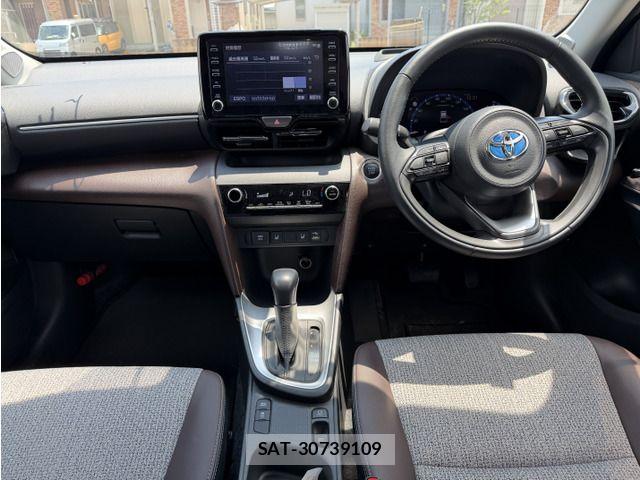 Toyota YARIS CROSS 2021-04 7731157-10