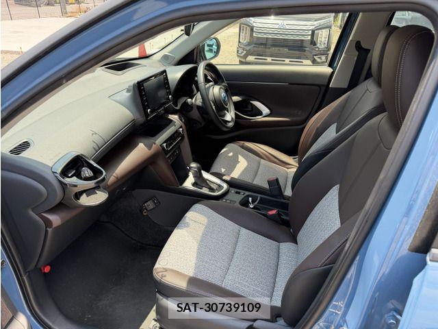Toyota YARIS CROSS 2021-04 7731157-18