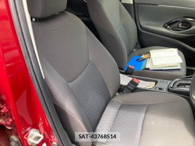 Toyota YARIS CROSS 2021-05 7964541-10