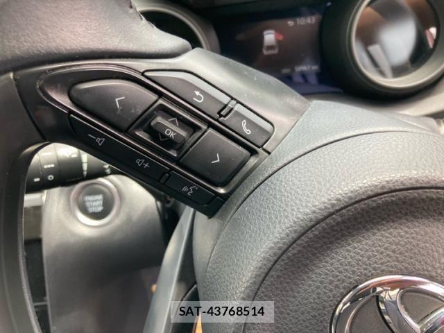 Toyota YARIS CROSS 2021-05 7964541-14