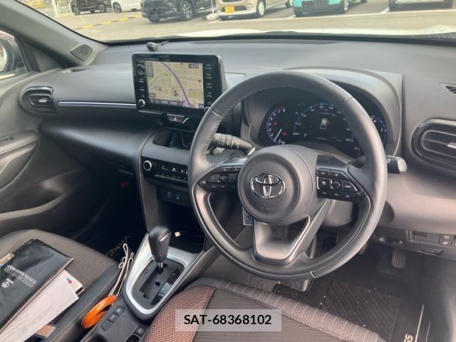 Toyota YARIS CROSS 2023-10 7964539-12