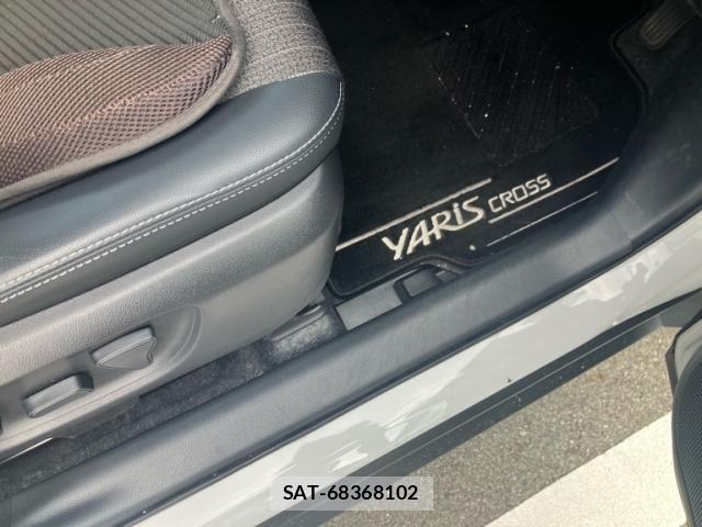 Toyota YARIS CROSS 2023-10 7964539-17