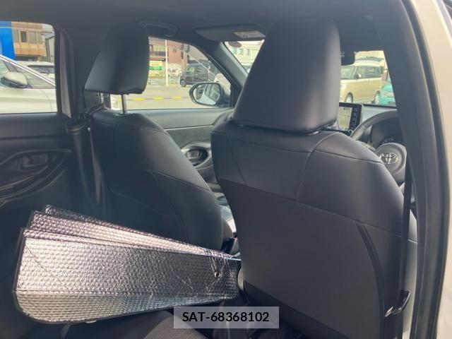 Toyota YARIS CROSS 2023-10 7964539-18