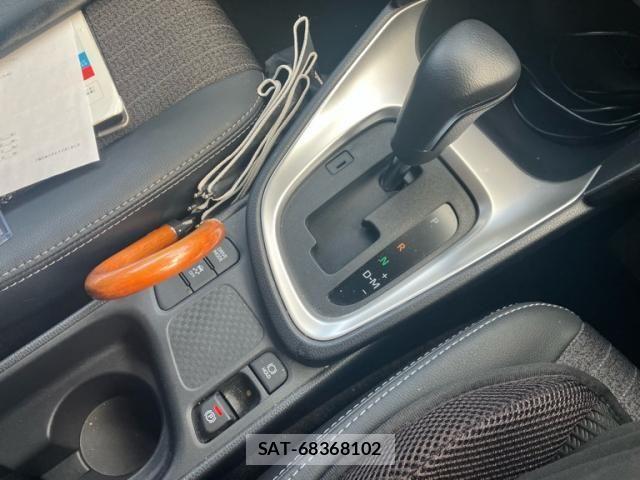 Toyota YARIS CROSS 2023-10 7964539-23