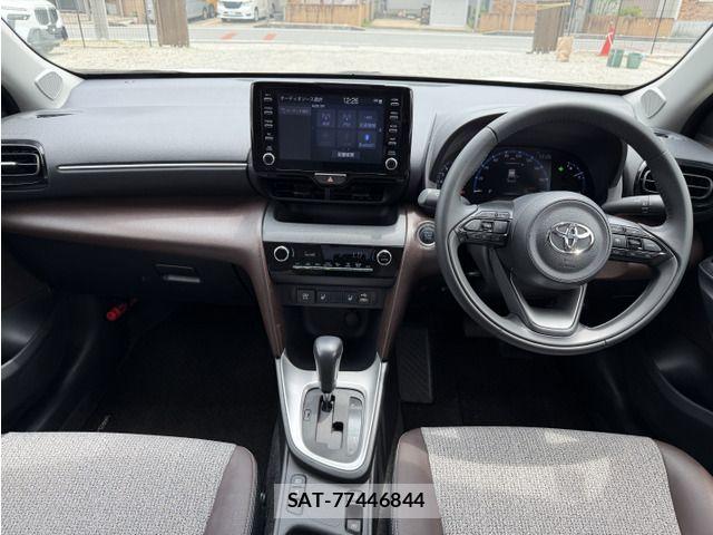 Toyota YARIS CROSS 2021-05 7981686-11