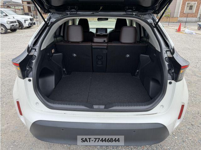 Toyota YARIS CROSS 2021-05 7981686-14