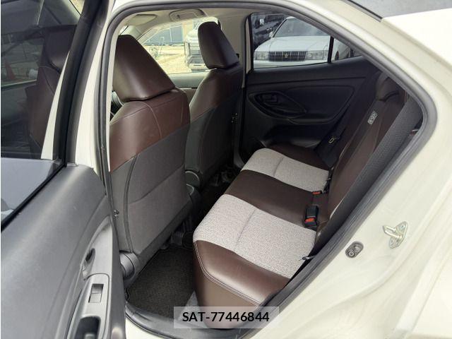 Toyota YARIS CROSS 2021-05 7981686-18