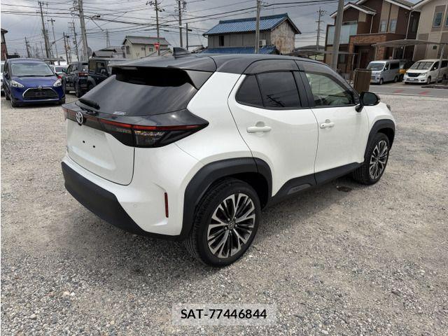 Toyota YARIS CROSS 2021-05 7981686-1