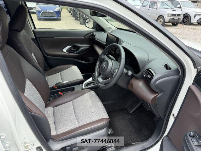 Toyota YARIS CROSS 2021-05 7981686-2