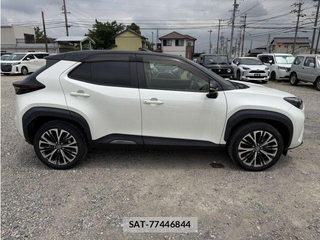 Toyota YARIS CROSS 2021-05 7981686-7