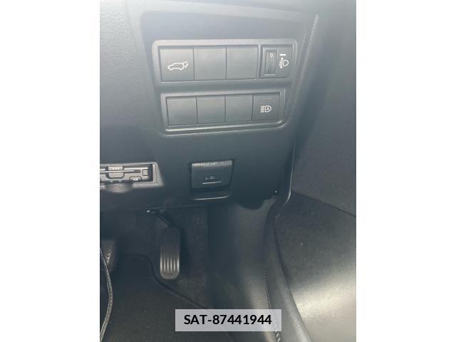 Toyota YARIS CROSS 2021-07 7981690-13