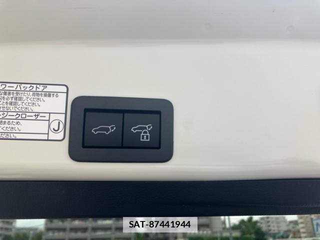 Toyota YARIS CROSS 2021-07 7981690-18
