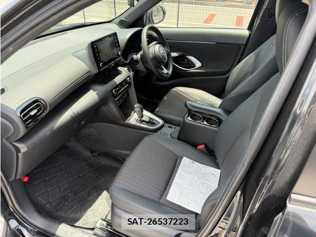 Toyota YARIS CROSS 2023-09 7981685-19