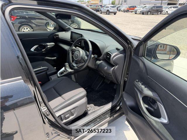 Toyota YARIS CROSS 2023-09 7981685-4
