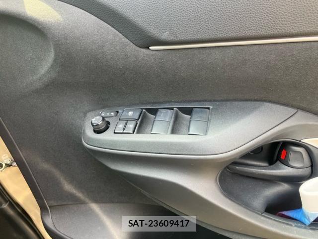 Toyota YARIS CROSS 2024-01 8039443-12