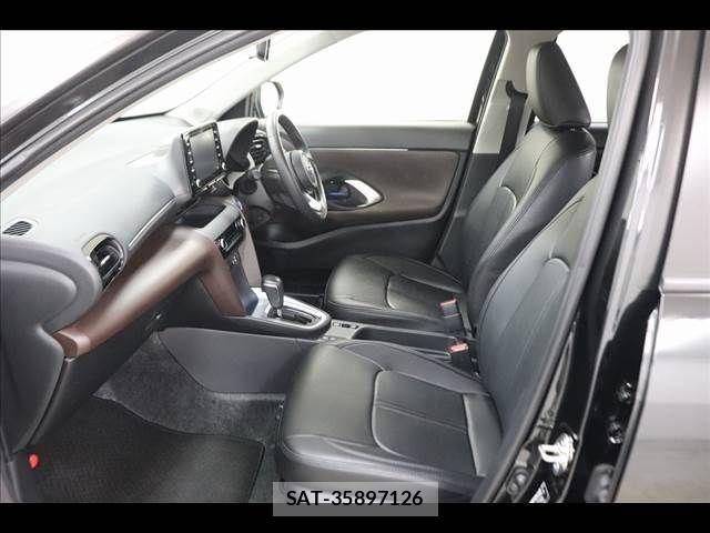 Toyota YARIS CROSS 2022-02 8076278-11