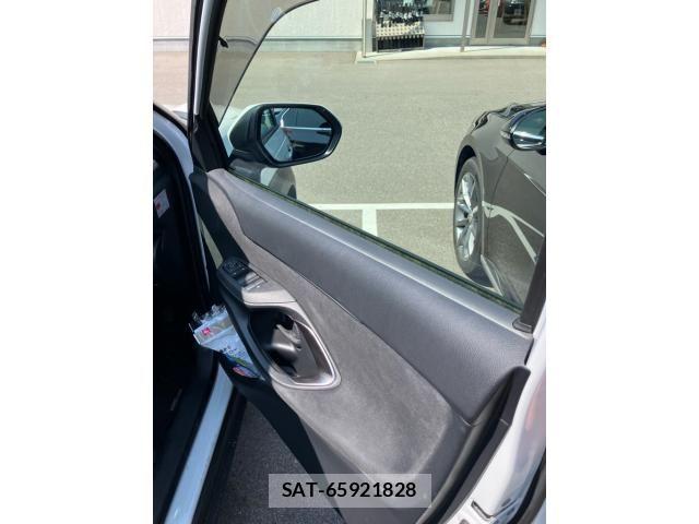 Toyota YARIS CROSS 2025-02 8102964-14