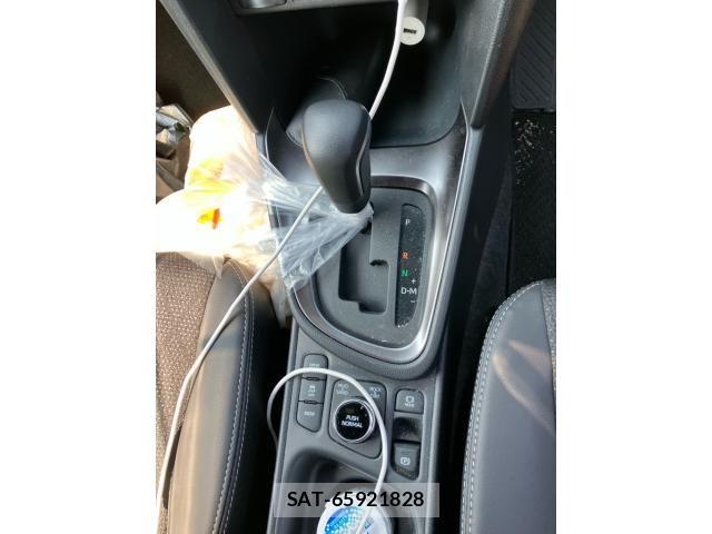 Toyota YARIS CROSS 2025-02 8102964-18