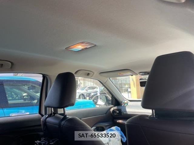 Toyota YARIS CROSS 2022-03 8102969-13