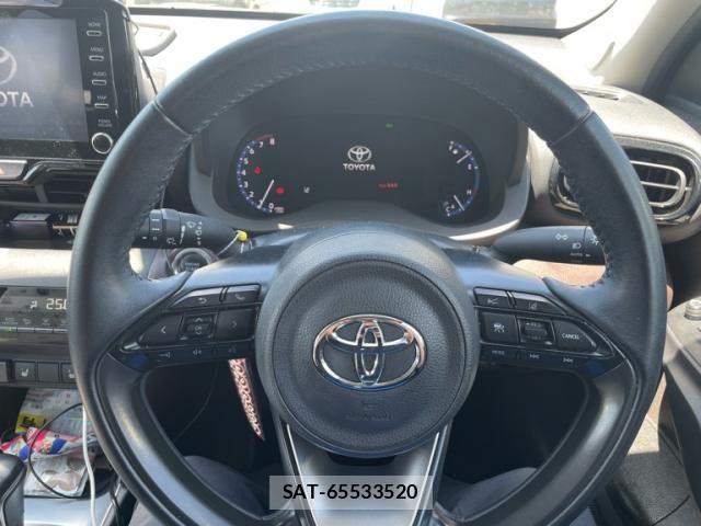 Toyota YARIS CROSS 2022-03 8102969-16
