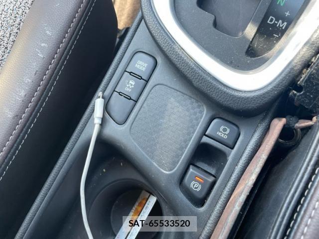 Toyota YARIS CROSS 2022-03 8102969-23