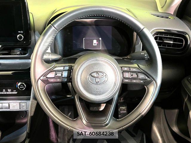 Toyota YARIS CROSS 2025-03 8102968-10