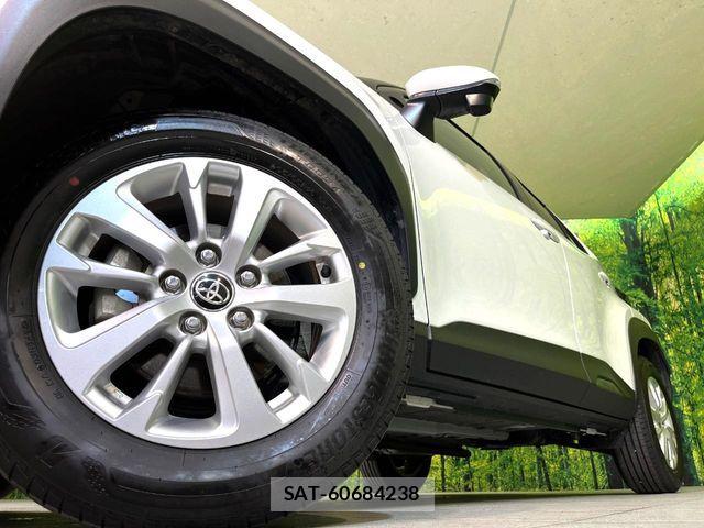 Toyota YARIS CROSS 2025-03 8102968-12