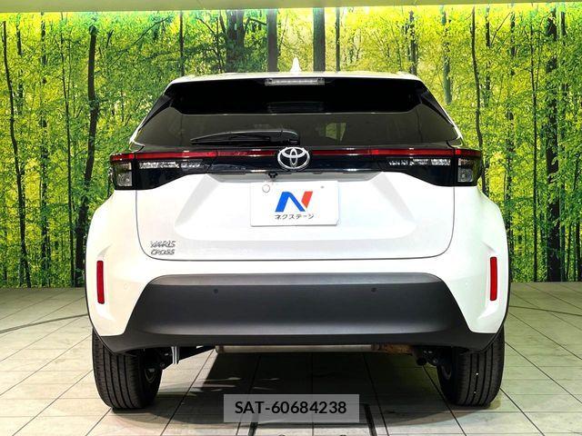 Toyota YARIS CROSS 2025-03 8102968-14