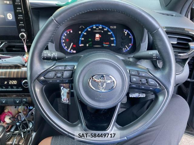 Toyota YARIS CROSS 2023-04 8102963-11
