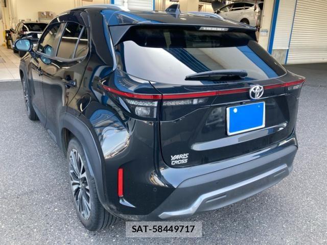 Toyota YARIS CROSS 2023-04 8102963-2