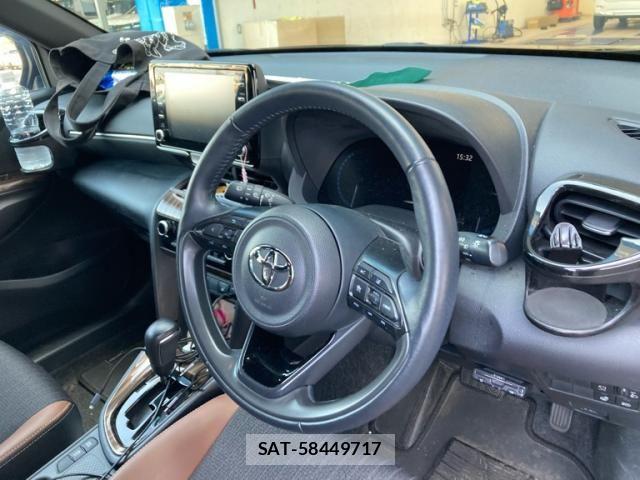 Toyota YARIS CROSS 2023-04 8102963-6