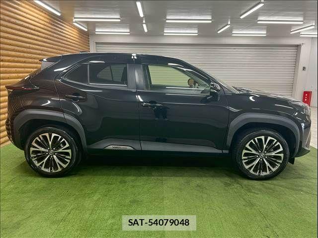 Toyota YARIS CROSS 2021-05 8147091-14