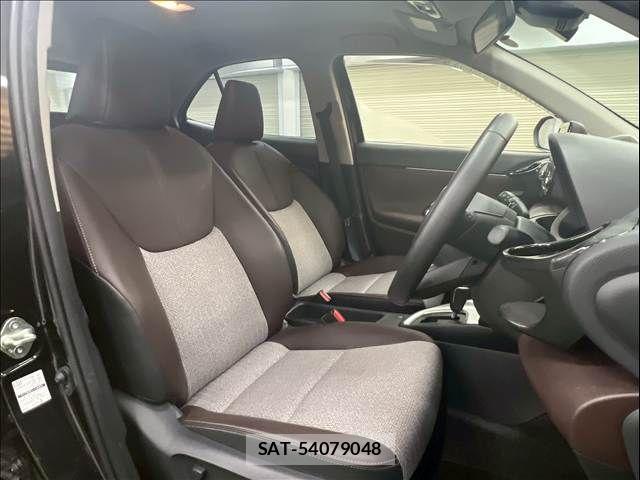 Toyota YARIS CROSS 2021-05 8147091-5