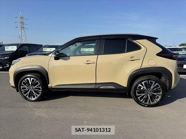 Toyota YARIS CROSS 2023-06 8147089-10