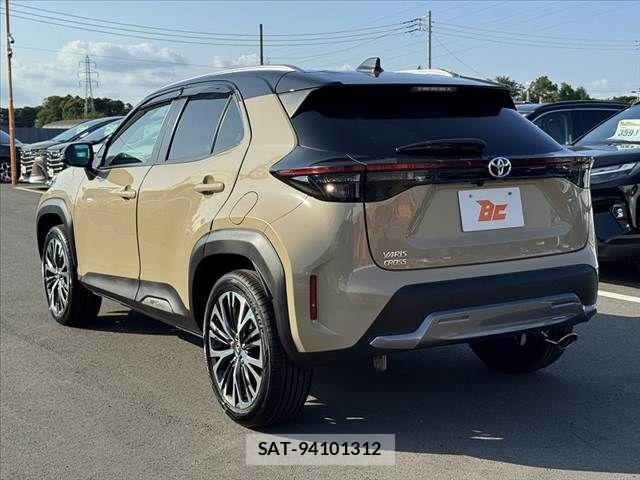 Toyota YARIS CROSS 2023-06 8147089-12