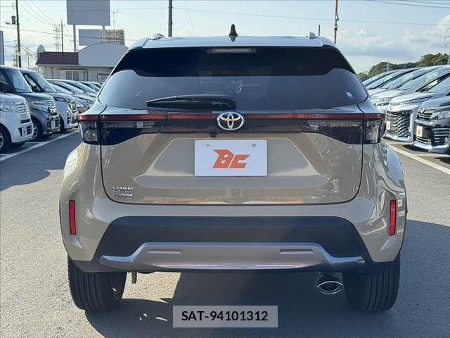 Toyota YARIS CROSS 2023-06 8147089-13