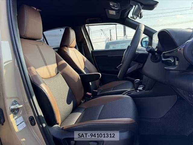 Toyota YARIS CROSS 2023-06 8147089-15