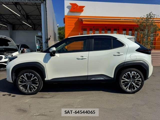 Toyota YARIS CROSS 2022-01 8211181-10