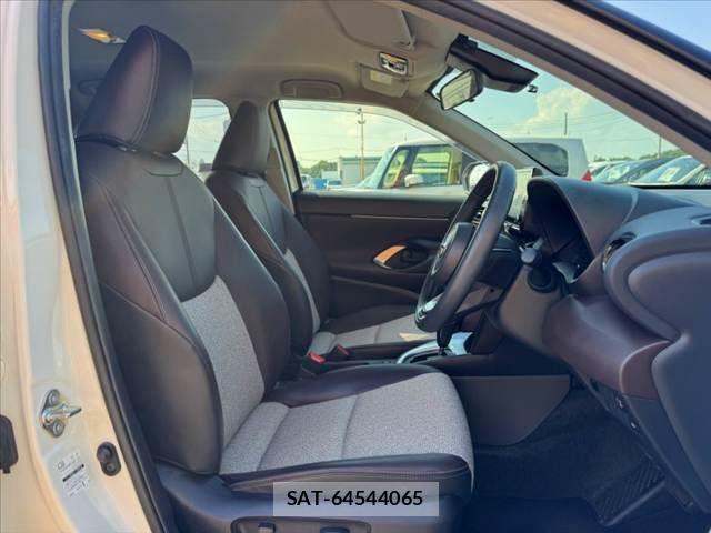 Toyota YARIS CROSS 2022-01 8211181-15