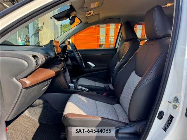 Toyota YARIS CROSS 2022-01 8211181-16