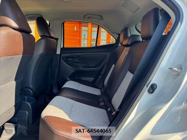 Toyota YARIS CROSS 2022-01 8211181-17