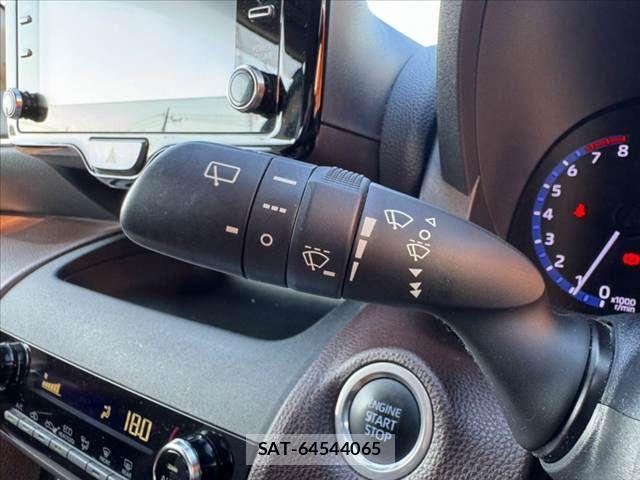 Toyota YARIS CROSS 2022-01 8211181-27