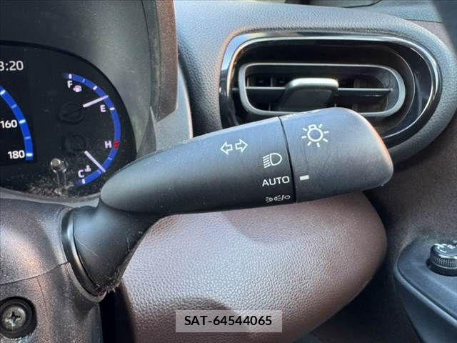 Toyota YARIS CROSS 2022-01 8211181-28