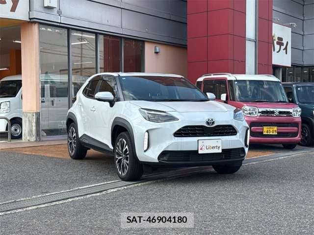 Toyota YARIS CROSS 2024-09 8211182-12