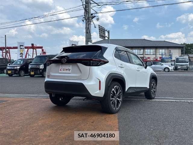 Toyota YARIS CROSS 2024-09 8211182-14