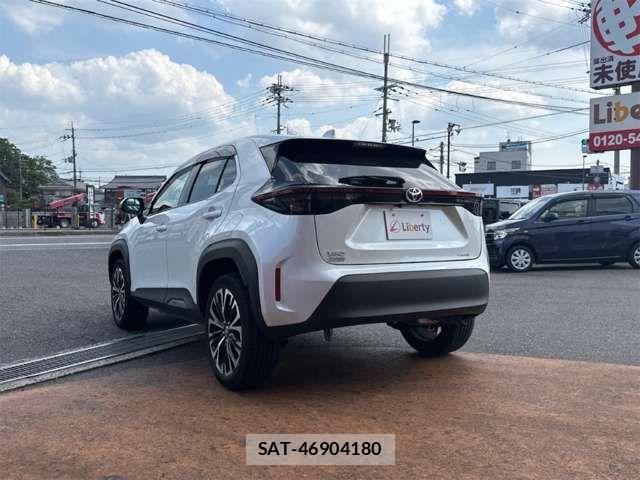 Toyota YARIS CROSS 2024-09 8211182-16