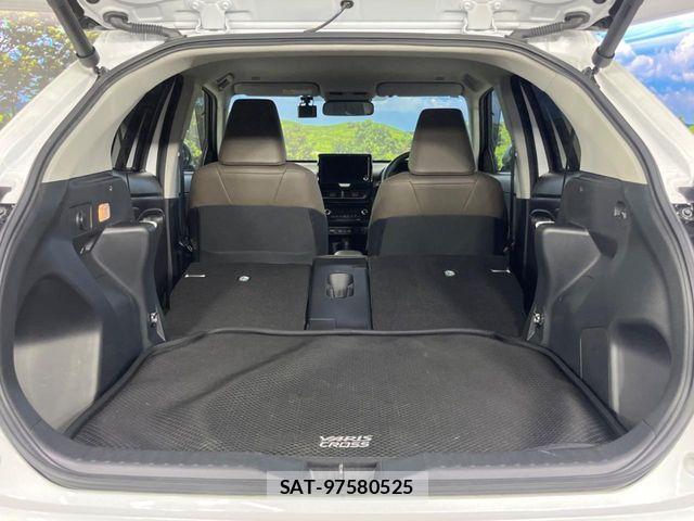 Toyota YARIS CROSS 2025-08 8211179-9